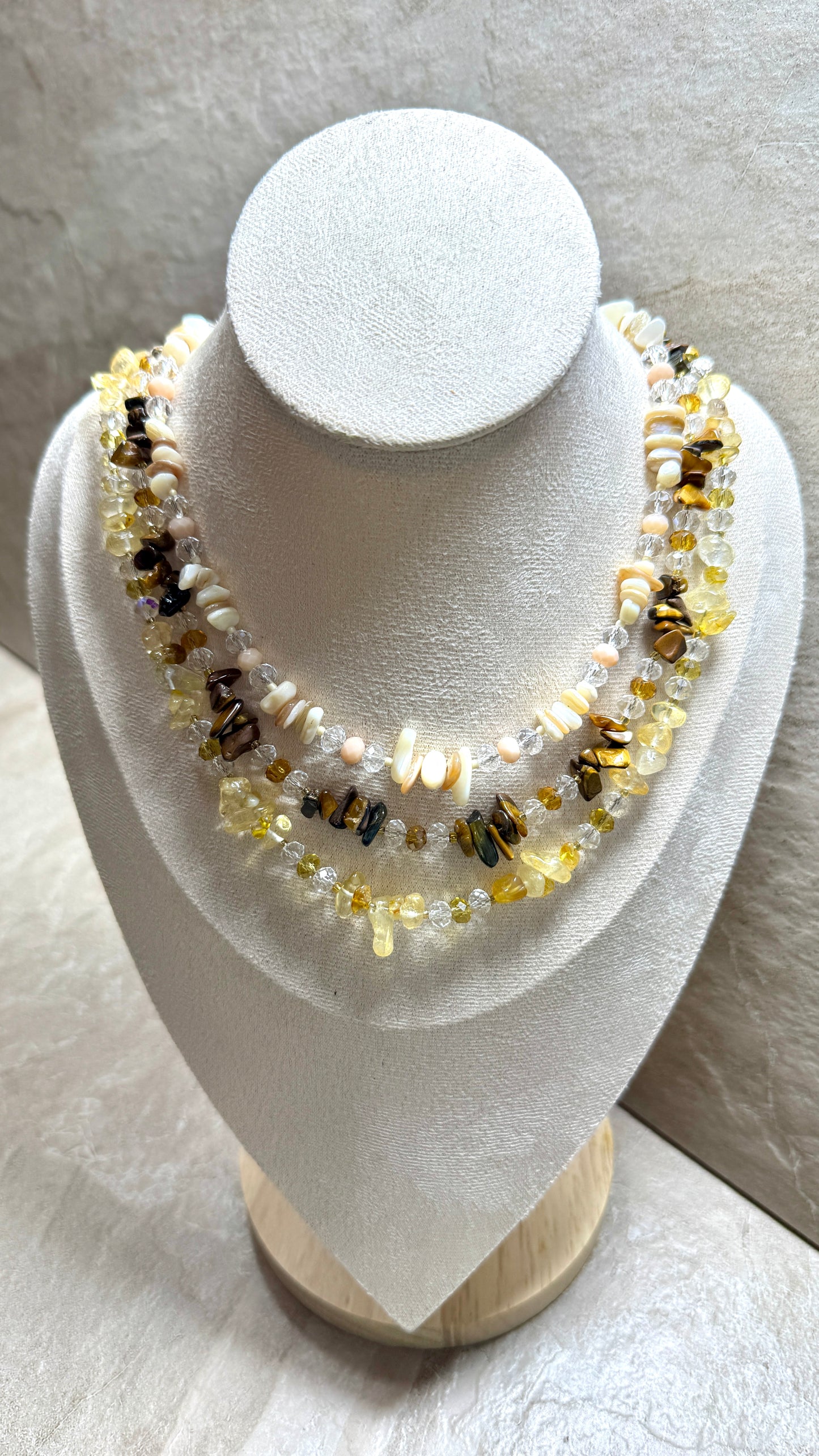 Collares en Cascajos de Piedra